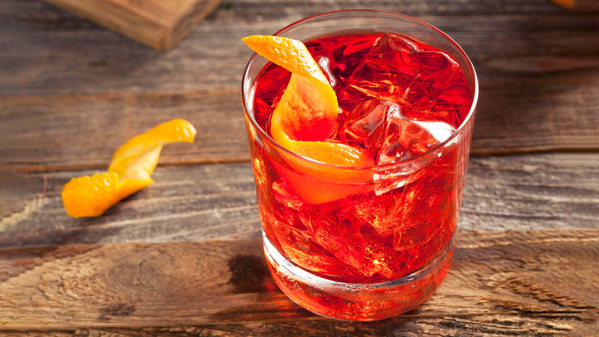 the-negroni-cocktail-celebrates-its-centenary-year-with-a-spectacular